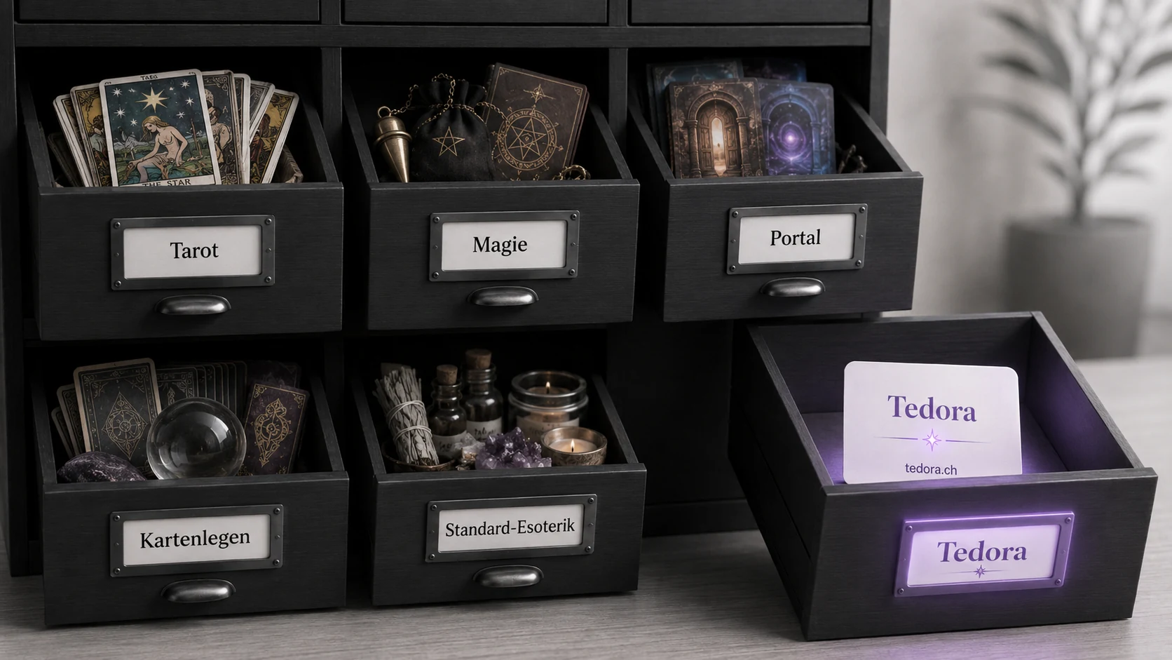 Symbolisches Bild zu KI-Schubladendenken: Schubladen mit Kategorien wie Tarot, Magie, Portal, Kartenlegen und Standard-Esoterik stehen neben einer eigenen Hellseherin Tedora-Schublade als Zeichen für unabhängige Beratung und klare Haltung.